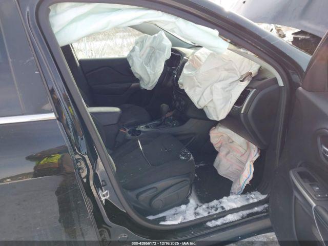 Jeep Cherokee Latitude 4x4 Image 16