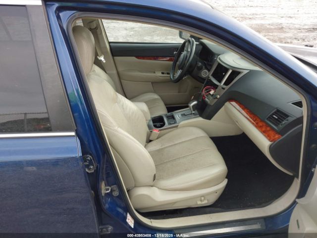 Subaru Outback 2.5i Limited Image 8