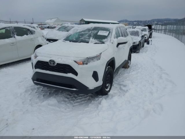 Toyota RAV4 Le Image 13