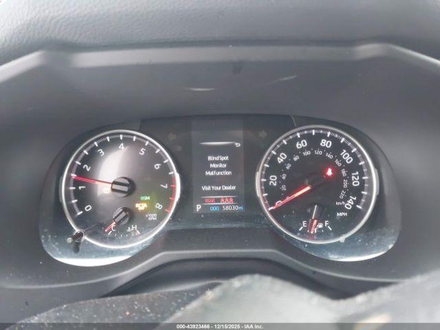 Toyota RAV4 Le Image 2