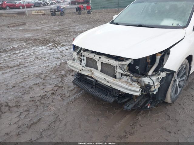 Subaru Legacy 2.5i Limited Image 2