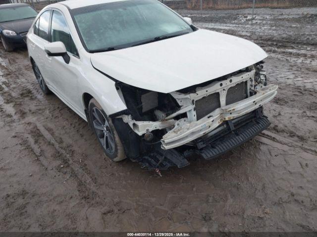 Subaru Legacy 2.5i Limited Image 9