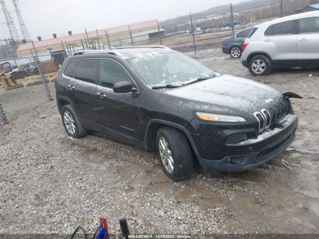  Salvage Jeep Cherokee