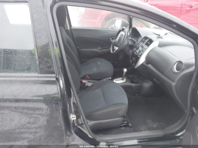 Nissan Versa Image 8