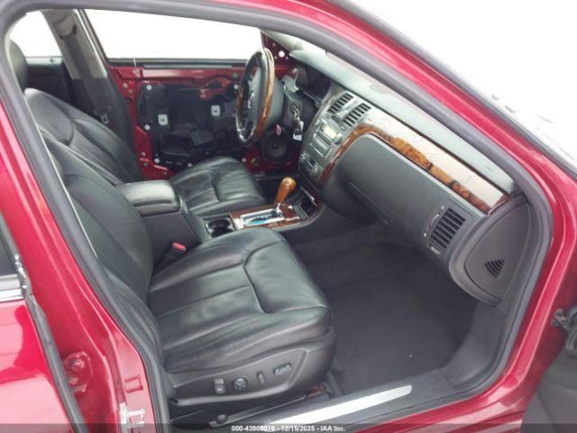 Cadillac DTS 1sd Image 3