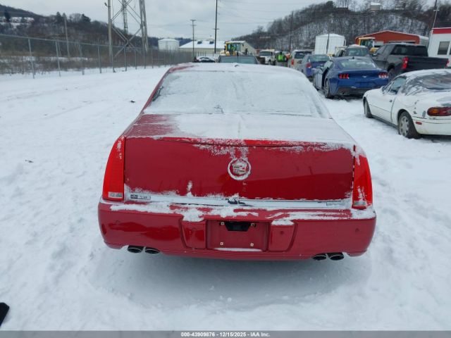 Cadillac DTS 1sd Image 16