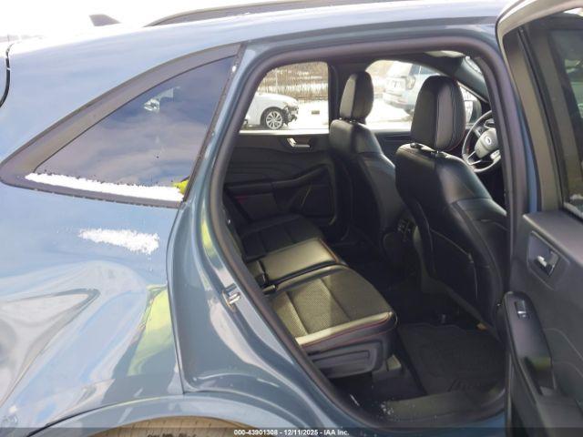 Ford Escape St-line Image 14