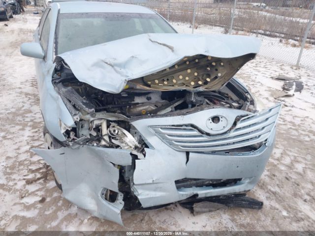 Toyota Camry Le Image 9