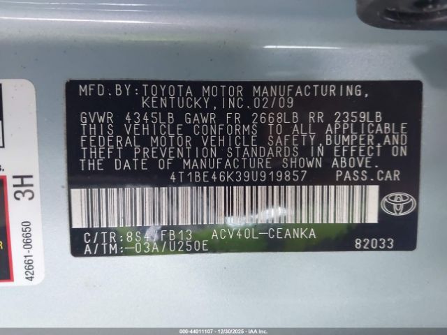 Toyota Camry Le Image 6