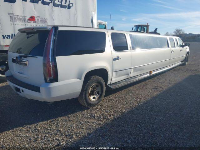 Chevrolet Suburban 2500 Ls Image 20