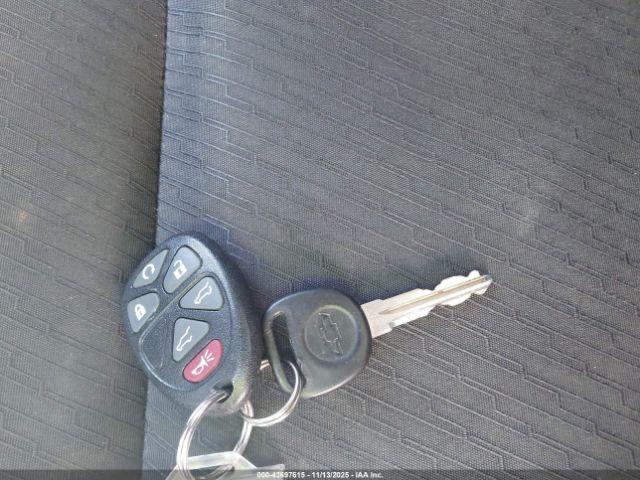 Chevrolet Suburban 2500 Ls Image 12