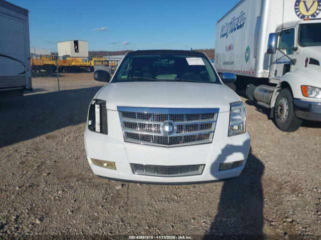 Chevrolet Suburban 2500 Ls Image 17