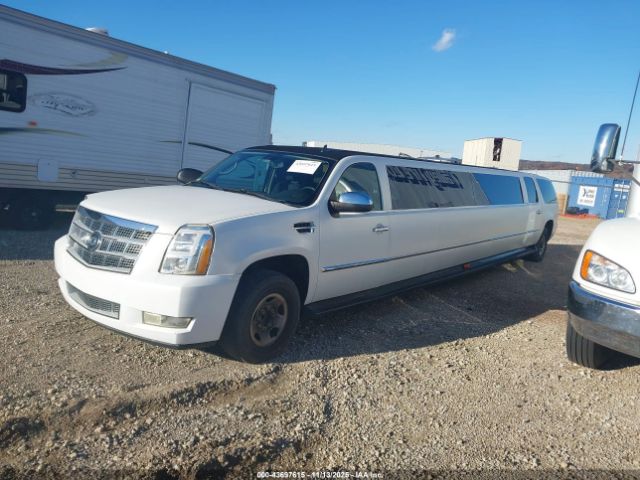 Chevrolet Suburban 2500 Ls Image 11