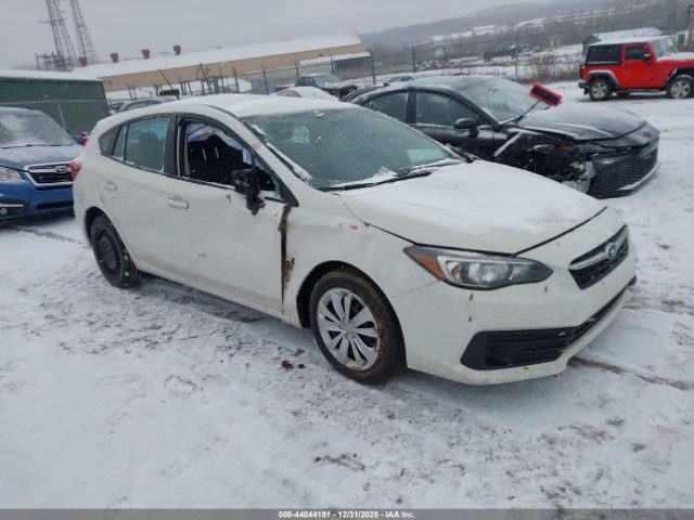 Subaru Impreza Base 5-door Image 1