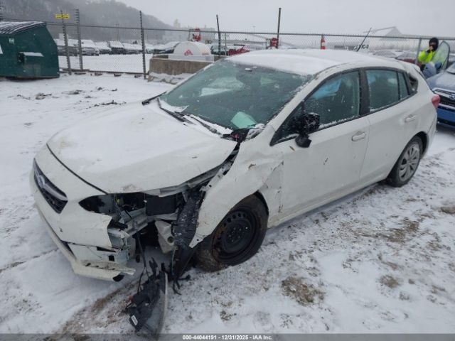 Subaru Impreza Base 5-door Image 9