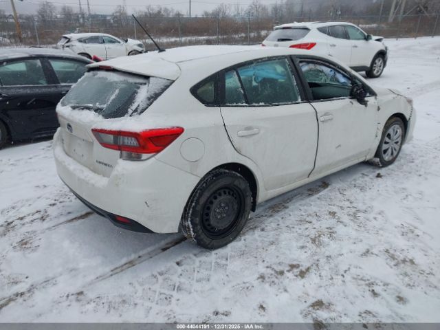 Subaru Impreza Base 5-door Image 5