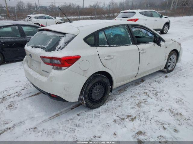 Subaru Impreza Base 5-door Image 5