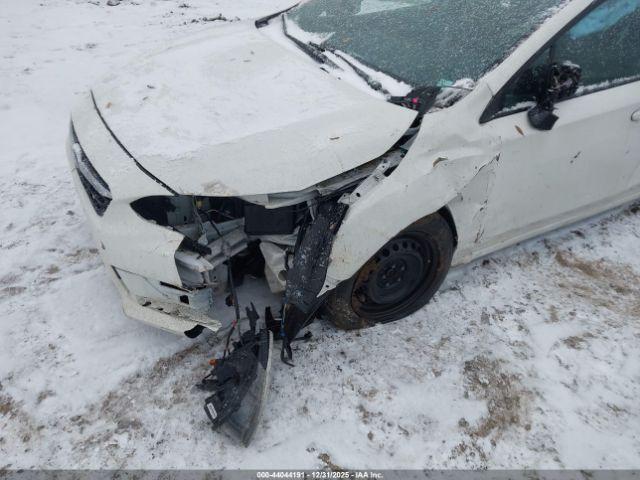 Subaru Impreza Base 5-door Image 6