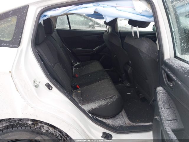 Subaru Impreza Base 5-door Image 11