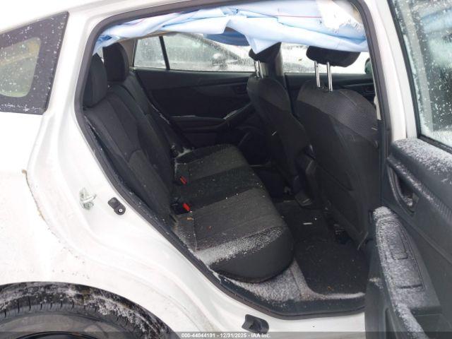 Subaru Impreza Base 5-door Image 11