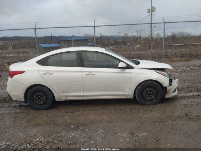 Hyundai ACCENT Se Image 4