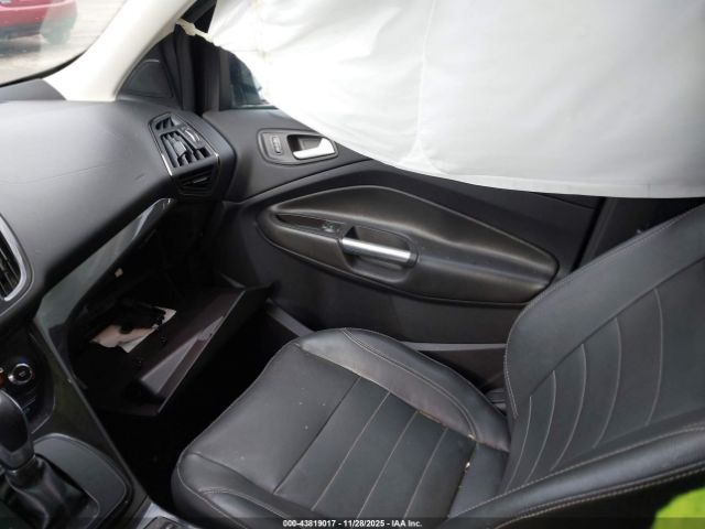 Ford Escape Titanium Image 15