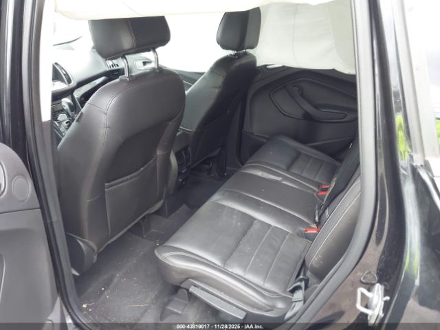 Ford Escape Titanium Image 2