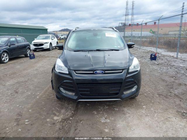 Ford Escape Titanium Image 13