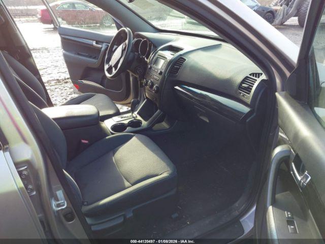 Kia Sorento Lx Image 8