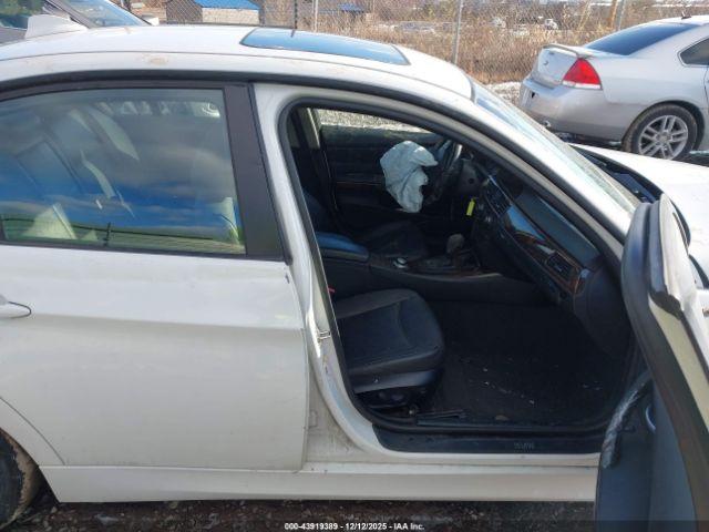 BMW 3 Series Image 12