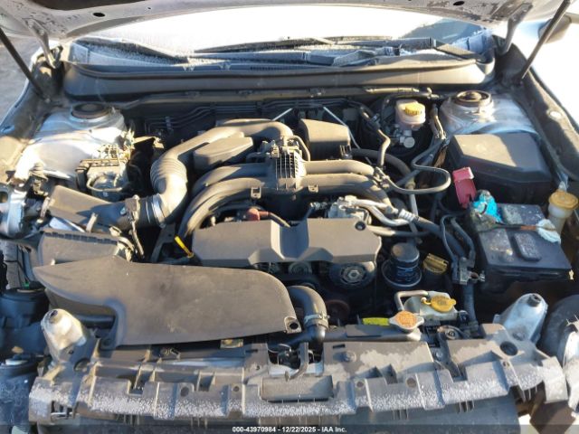 Subaru Legacy 2.5i Limited Image 6