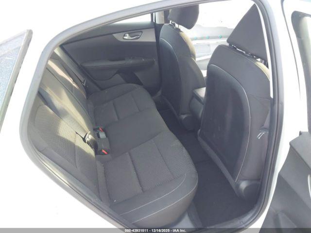 Kia Forte Lxs Image 7