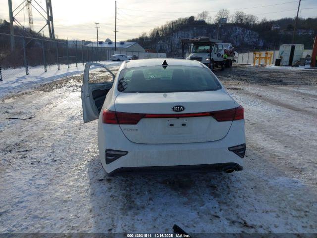 Kia Forte Lxs Image 13