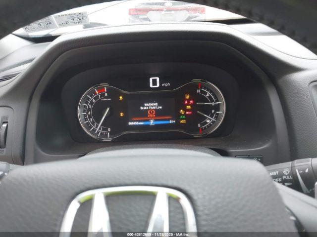 Honda Pilot Touring Image 11