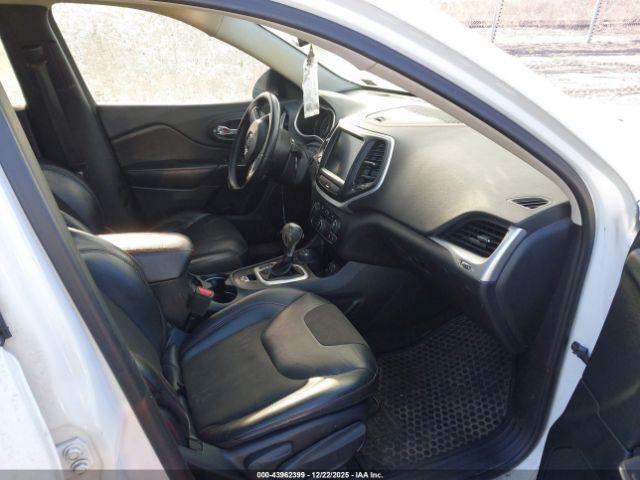 Jeep Cherokee Trailhawk Image 5