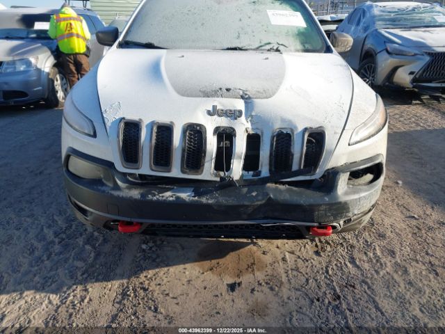 Jeep Cherokee Trailhawk Image 15