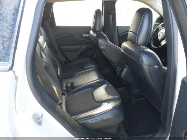 Jeep Cherokee Trailhawk Image 7