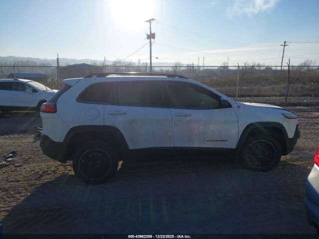 Jeep Cherokee Trailhawk Image 11