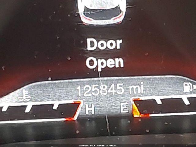 Jeep Cherokee Trailhawk Image 8