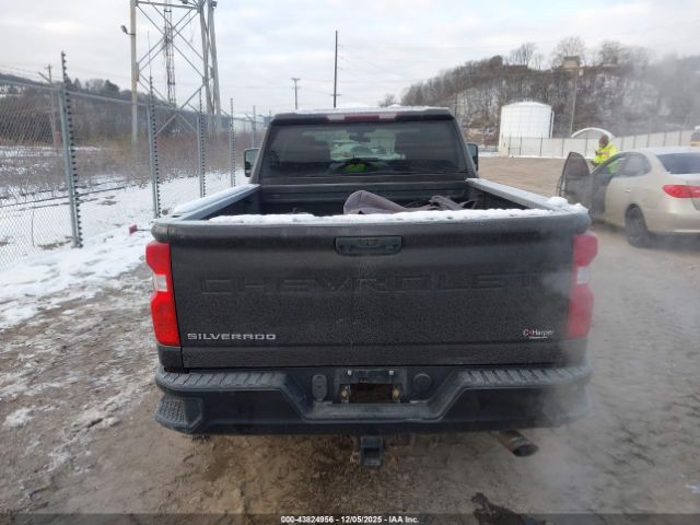 Chevrolet Silverado 2500 Image 9